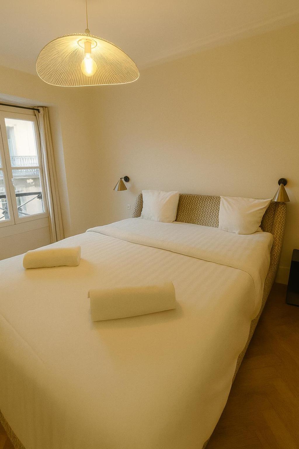 Luxury In Center Apartment *